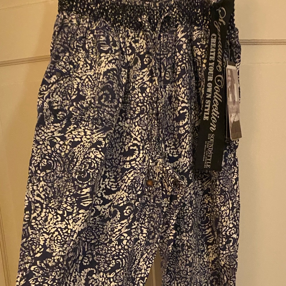 Beautiful linen pants for vacation wardrobe or causal days at work.